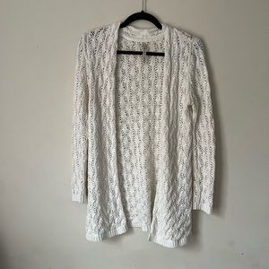 *SOLD* White crochet long sleeve cardigan